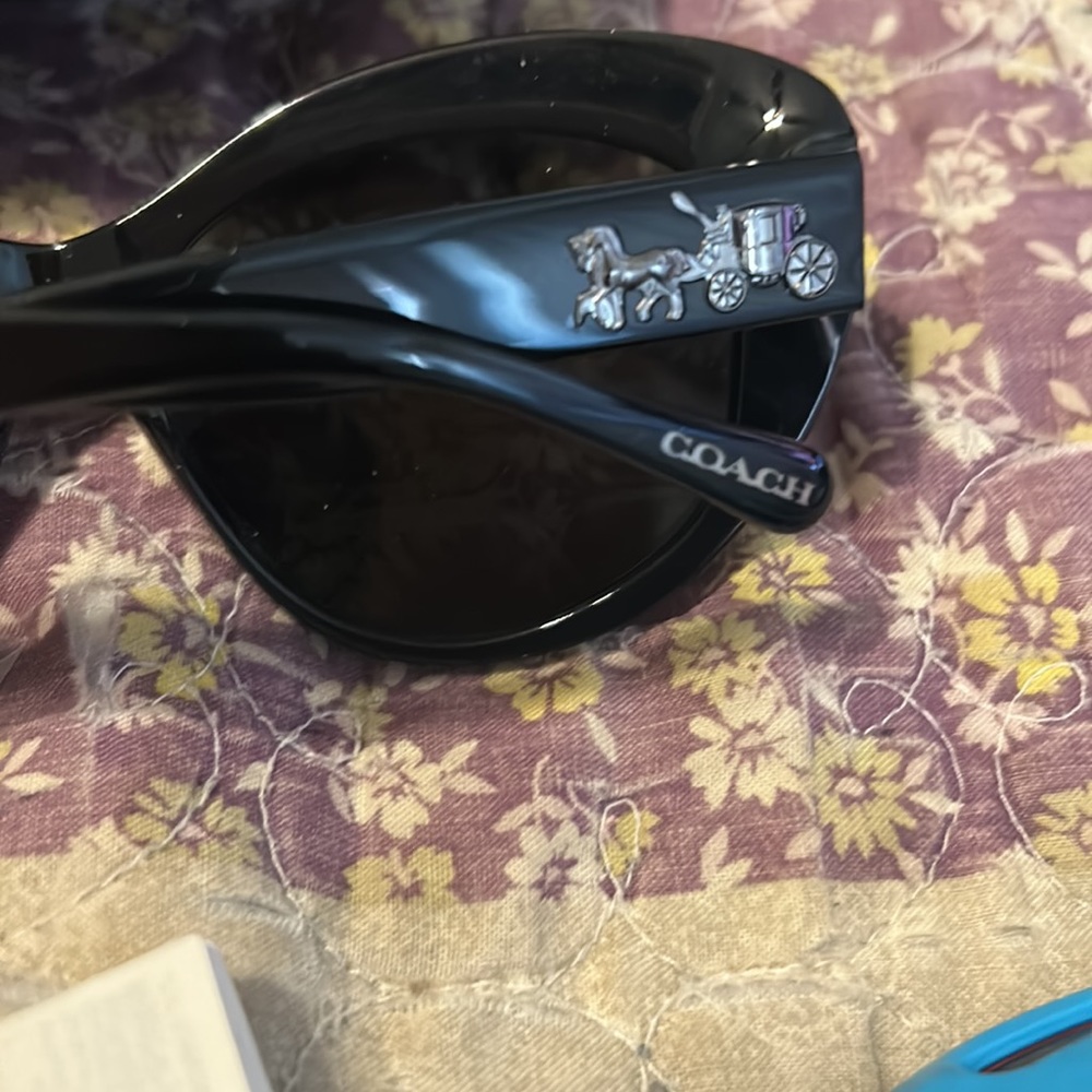 New without tags. Never been worn. - Picture 4 of 7